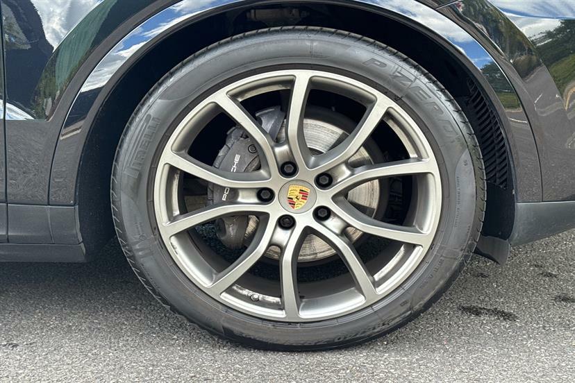 Porsche Cayenne Platinum Edition Tiptronic S HD72KJV Black #6