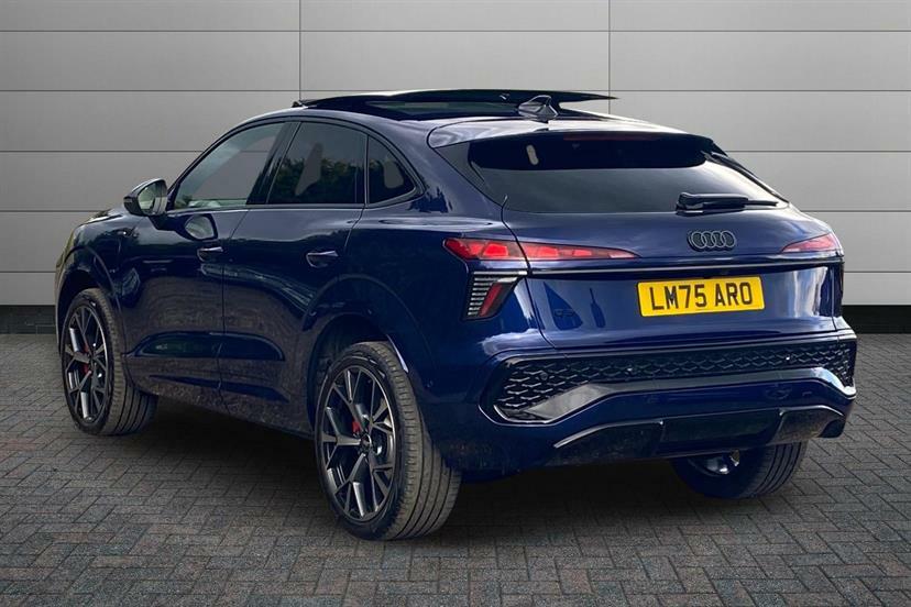 Audi Q3 1.5 E-hybrid Launch Edition Plus S Tronic LM75ARO Blue #3