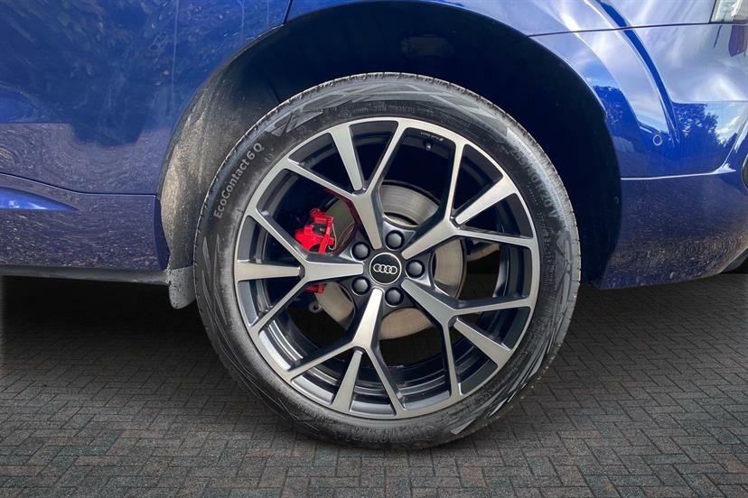 Audi Q3 1.5 E-hybrid Launch Edition Plus S Tronic LM75ARO Blue #5