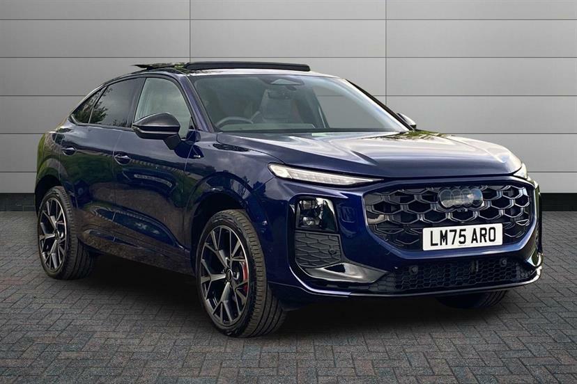 Audi Q3 1.5 E-hybrid Launch Edition Plus S Tronic Blue