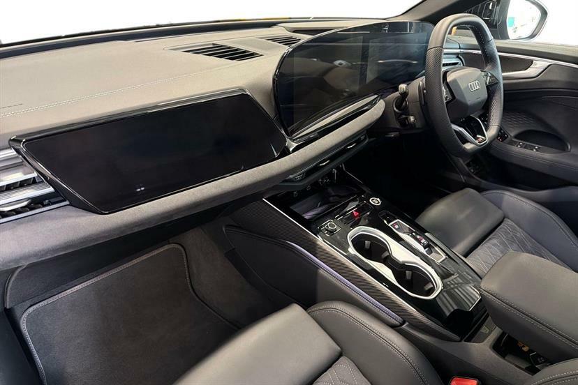 Audi A6 2.0 E-hybrid Quattro 299 Edition 1 S Tronic Black #2