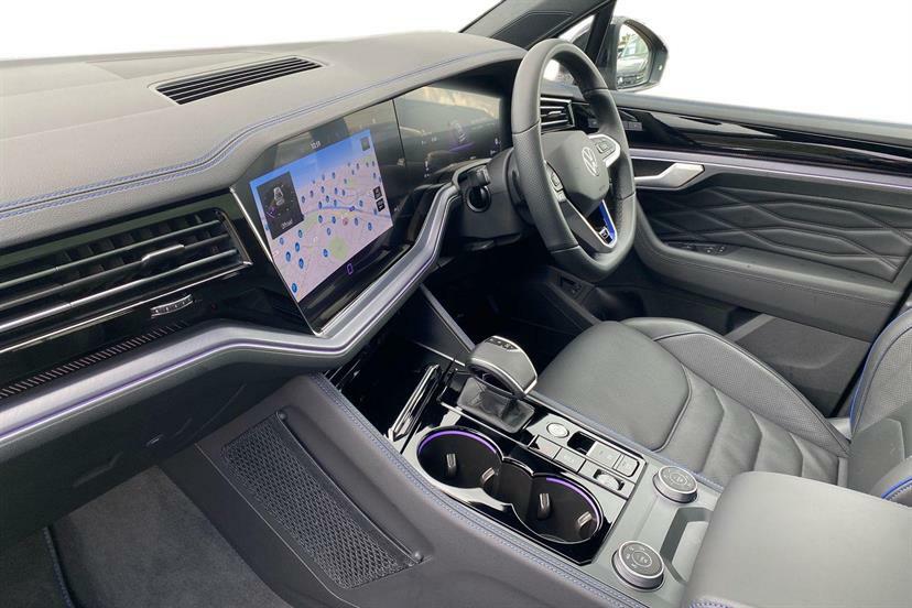 Volkswagen Touareg 3.0 V6 Tsi Ehybrid 4Motion R Tip MJ75LPE Grey #2