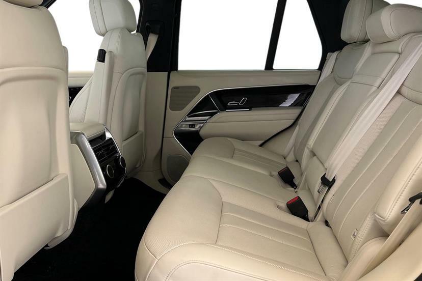 Land Rover Range Rover 3.0 P400 Se LV22XRO Black #4