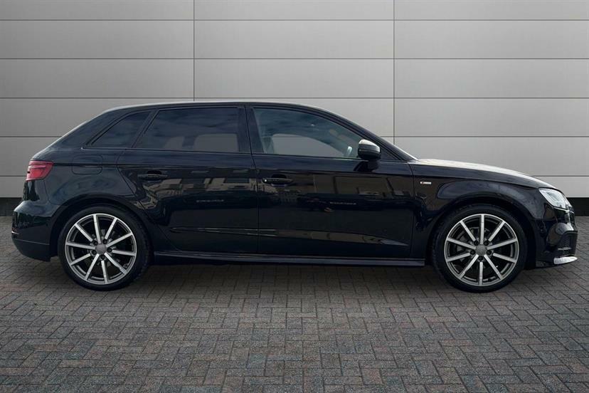 Audi A3 1.5 Tfsi Black Edition Black #4