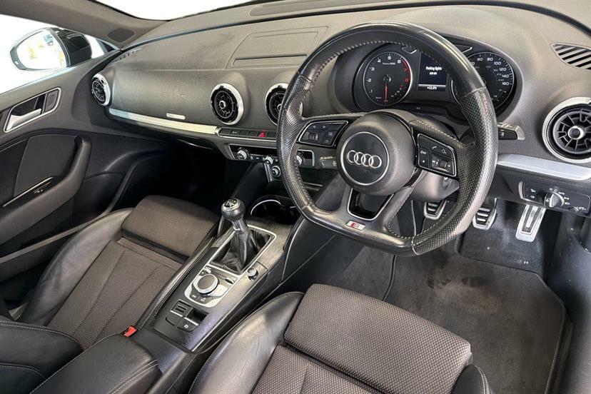 Audi A3 1.5 Tfsi Black Edition Black #6