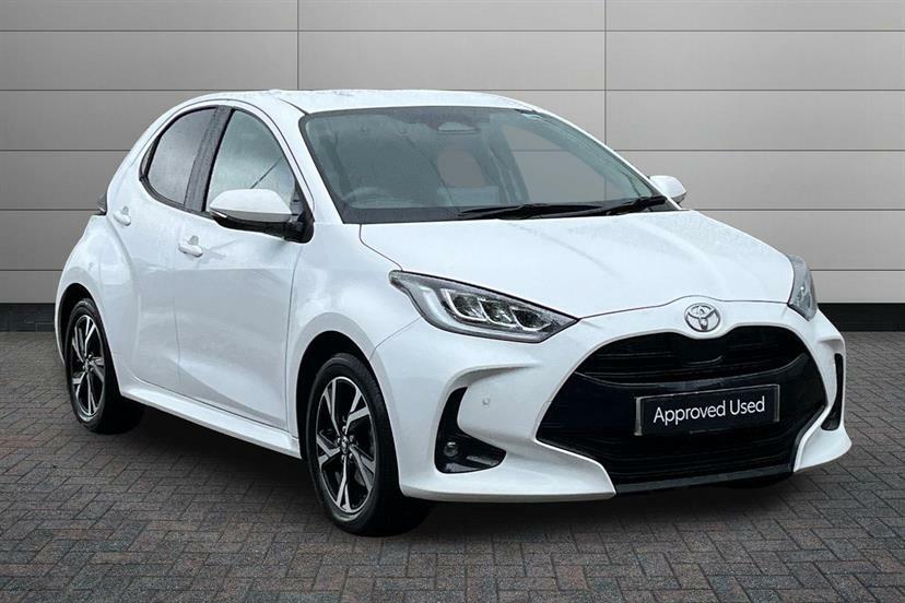 Toyota Yaris 1.5 Hybrid Design Cvt Safety Pack White