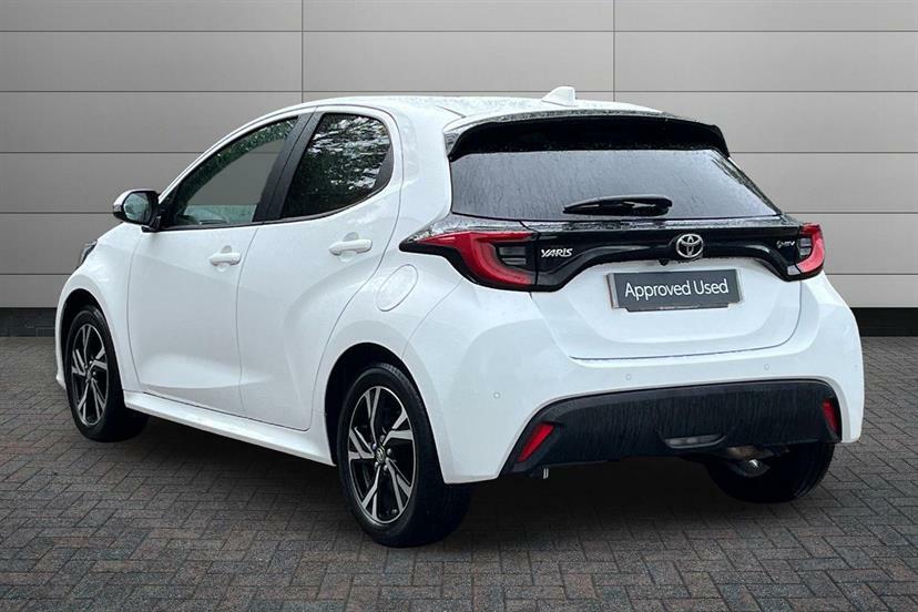 Toyota Yaris 1.5 Hybrid Design Cvt Safety Pack BP24SZF White #3