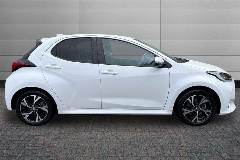 Toyota Yaris 1.5 Hybrid Design Cvt Safety Pack BP24SZF White #4