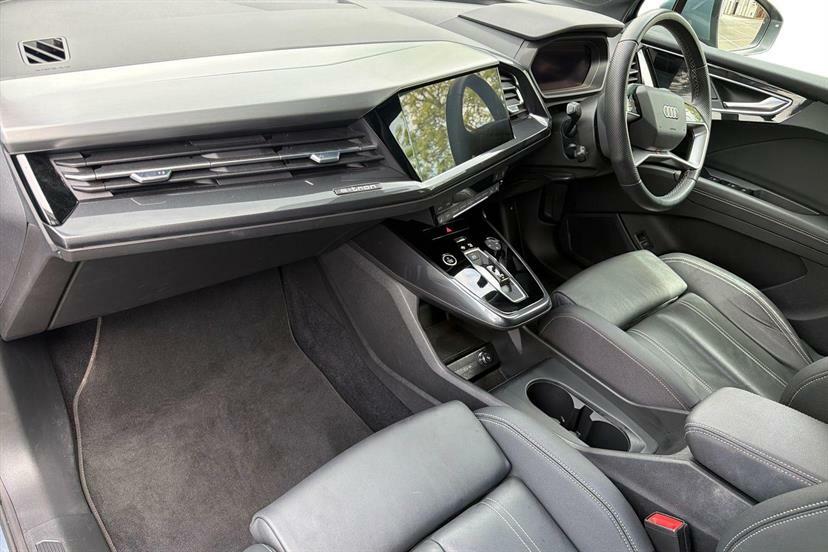Audi Q4 E Tron 150Kw 40 82Kwh S Line DA72LHG Blue #2
