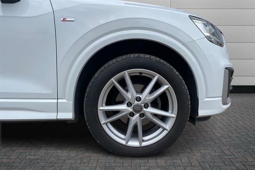 Audi Q2 35 Tfsi S Line AV69UKC White #5
