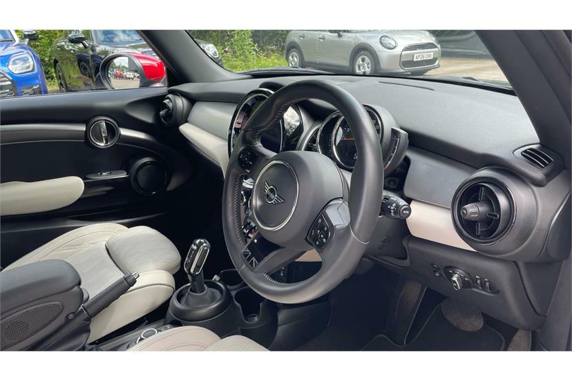 Mini Hatch 1.5 Cooper Exclusive AO72YPA Black #6