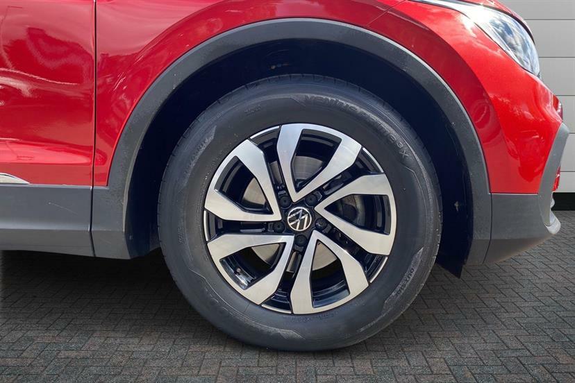 Volkswagen Tiguan 1.5 Tsi 150 Active LS22LLP Red #5
