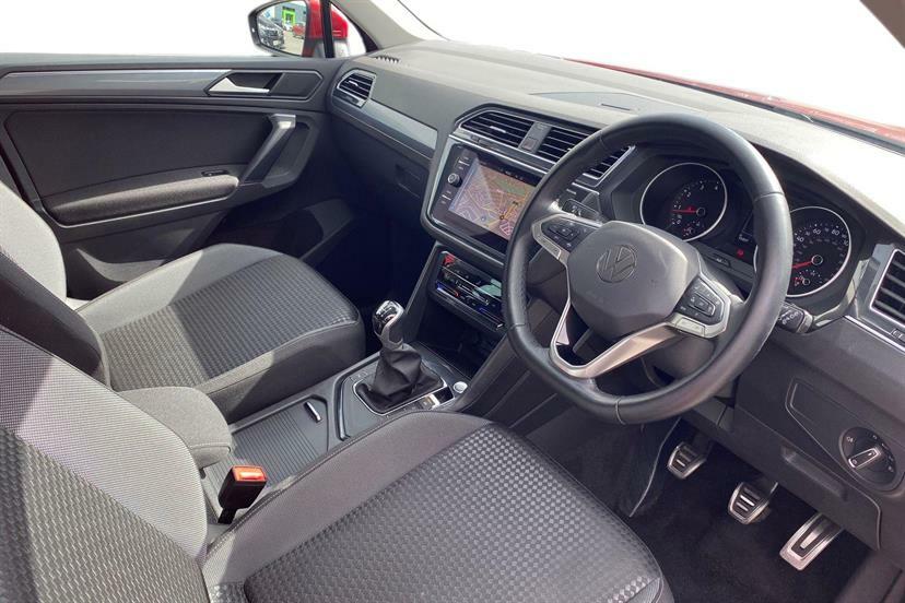 Volkswagen Tiguan 1.5 Tsi 150 Active LS22LLP Red #6