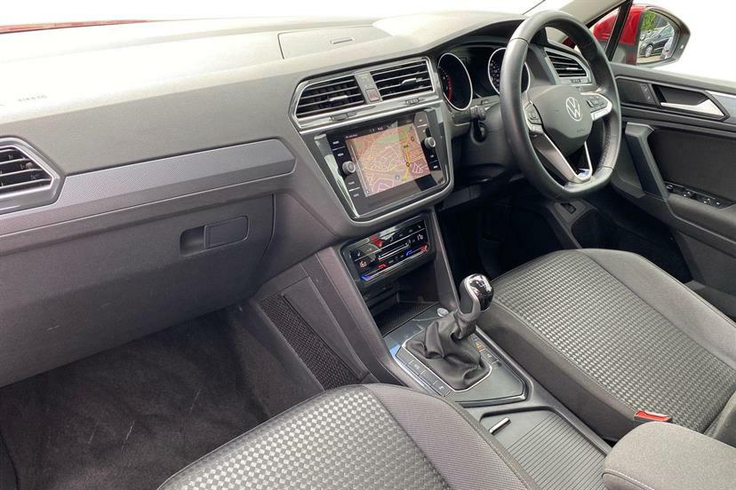 Volkswagen Tiguan 1.5 Tsi 150 Active LS22LLP Red #2