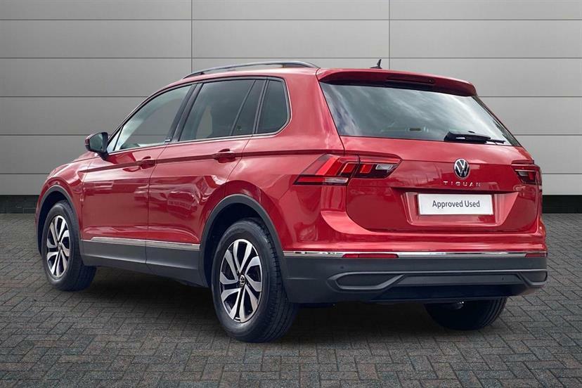 Volkswagen Tiguan 1.5 Tsi 150 Active LS22LLP Red #3