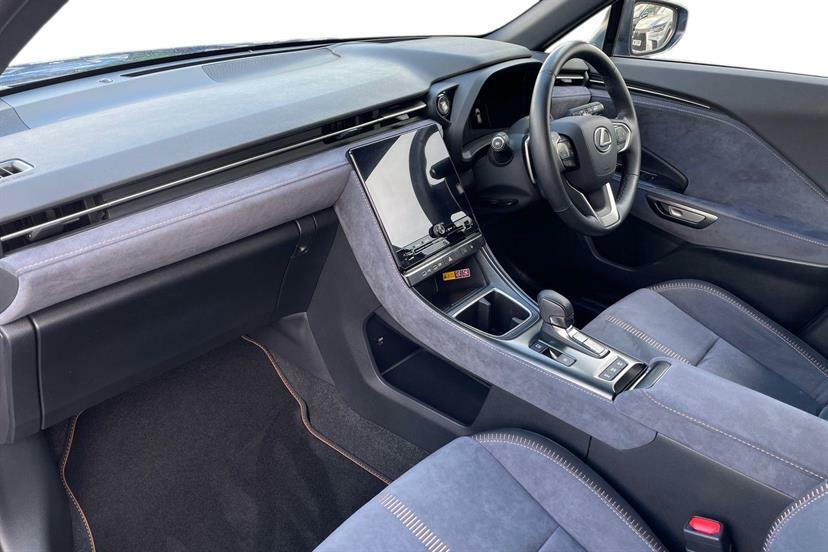 Lexus LBX 1.5 Takumi E-cvt GU74KGA Black #2