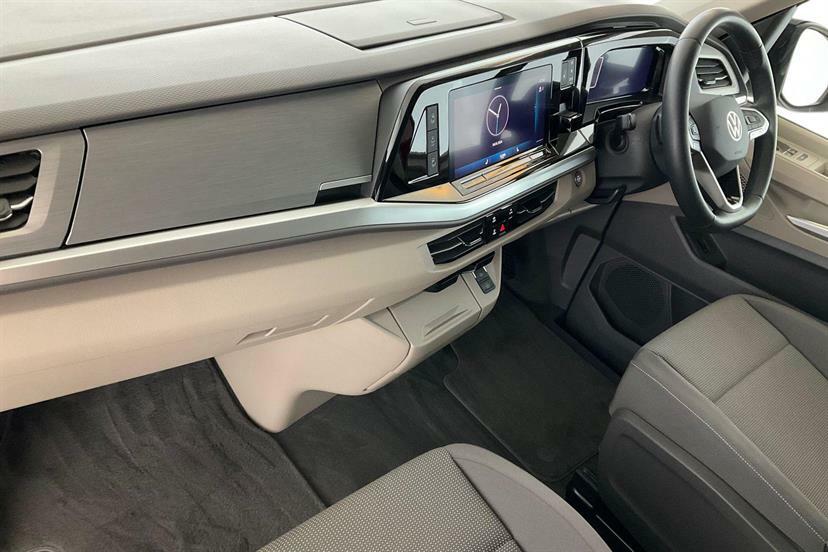 Volkswagen Multivan 2.0 Tdi Life Dsg KY25RZV Black #2