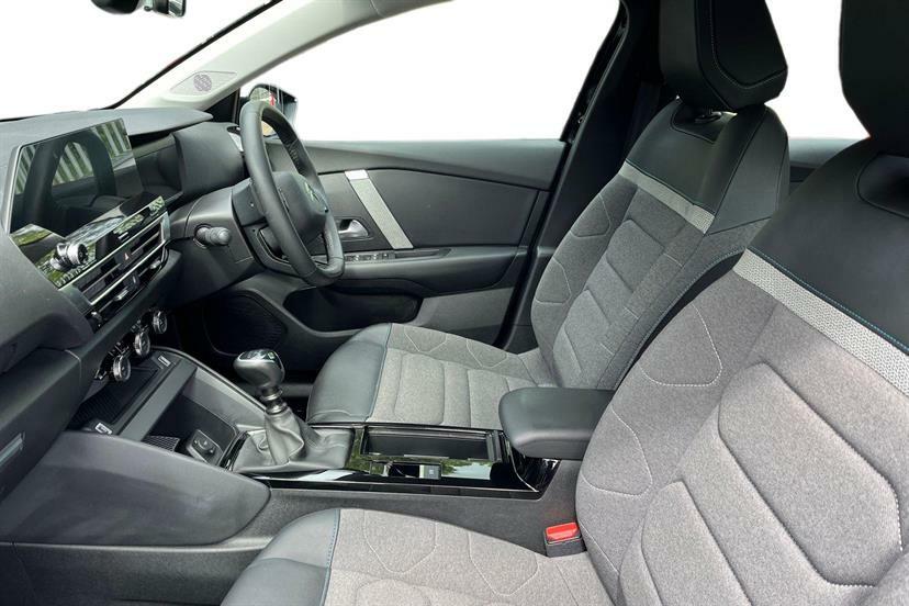 Citroen C4 1.2 Puretech Sense SM22ORZ Black #2