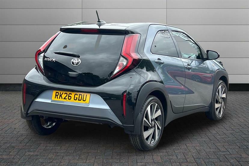 Toyota Aygo X 1.0 Vvt-i Edge Black #2