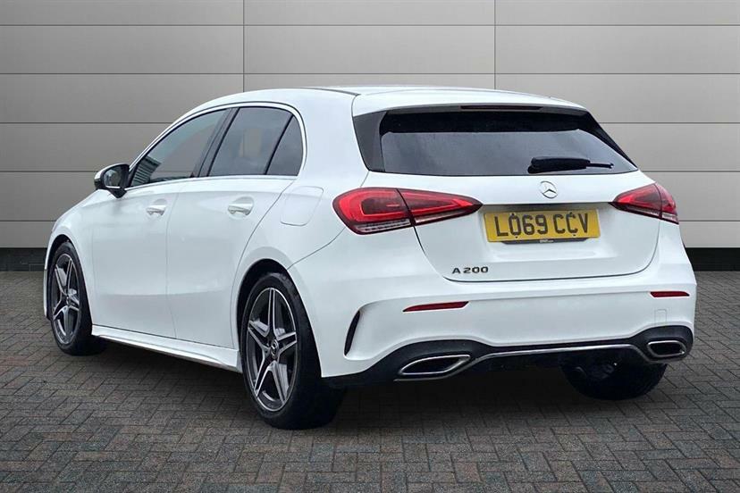 Mercedes-Benz A Class A200 Amg Line LO69CCV White #2