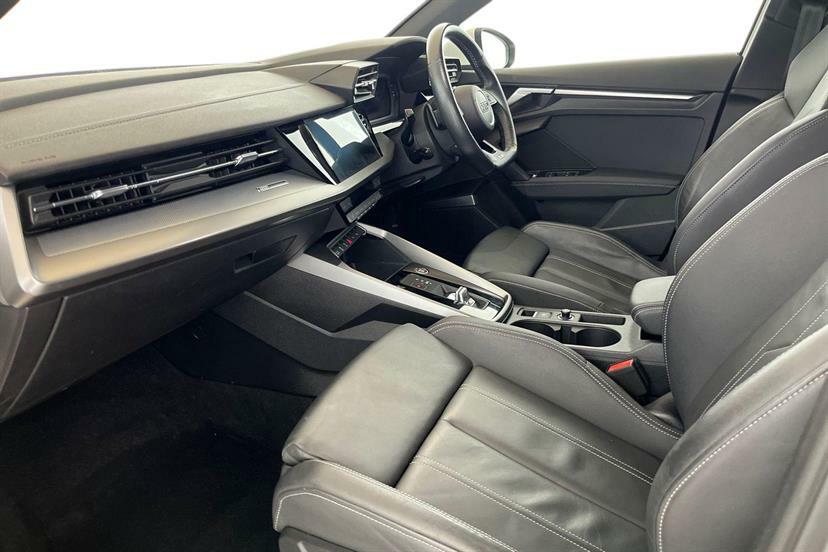 Audi A3 35 Tfsi S Line S Tronic LV70EWS White #2