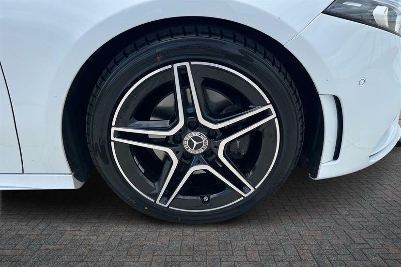 Mercedes-Benz A Class A200 Amg Line Executive KN23YSH White #4