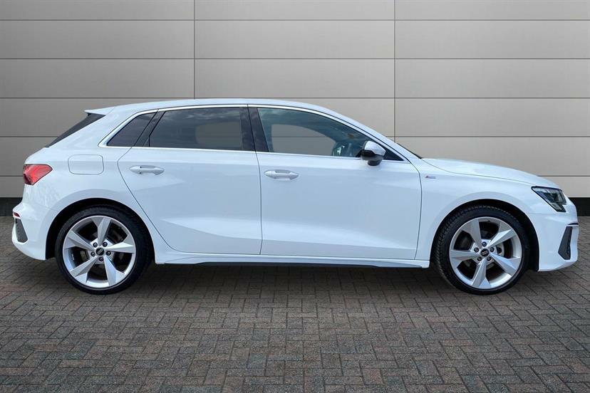 Audi A3 30 Tfsi S Line White #4