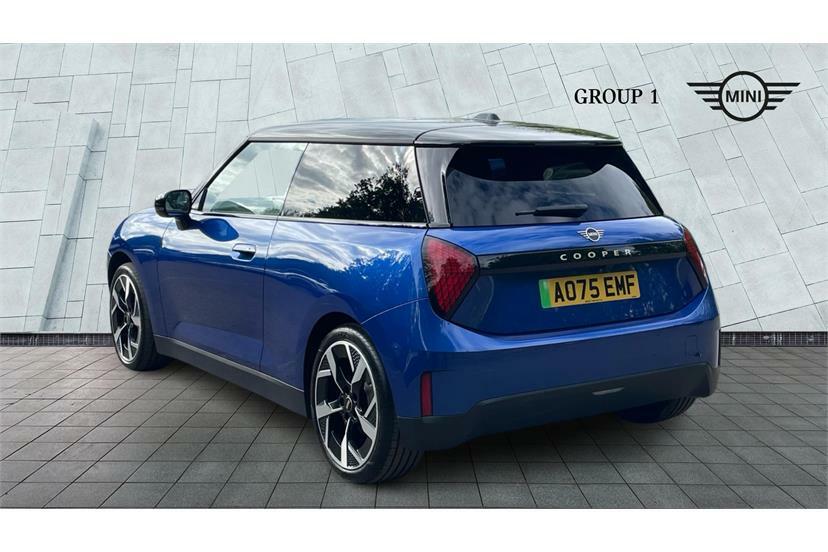 Mini Hatch 135Kw E Exclusive 41Kwh AO75EMF Blue #2