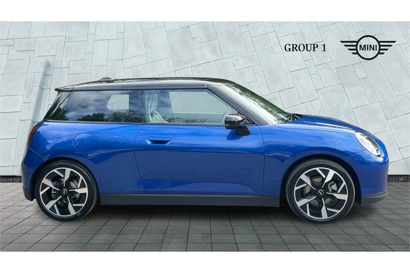 Mini Hatch 135Kw E Exclusive 41Kwh AO75EMF Blue #3