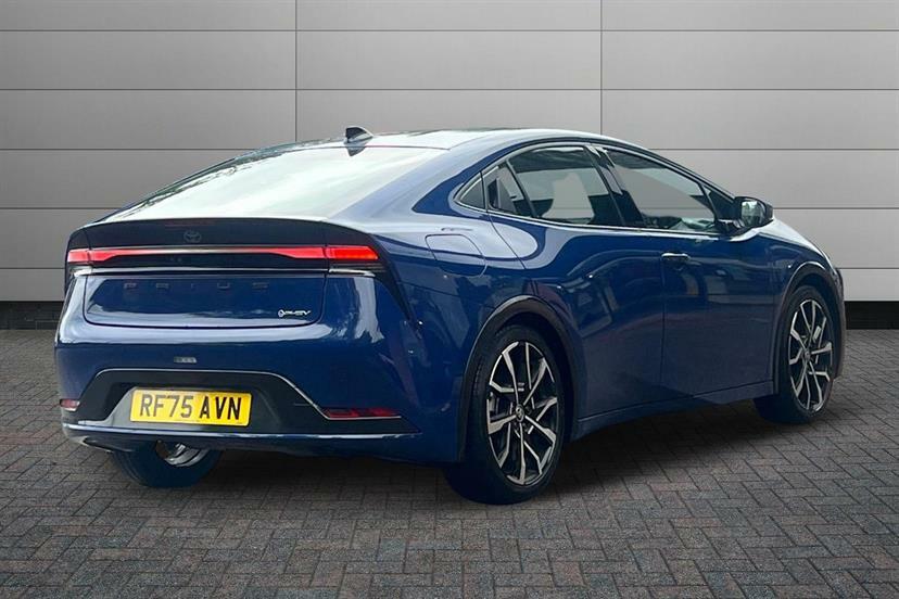 Toyota Prius 2.0 Phev Excel Cvt RF75AVN #2