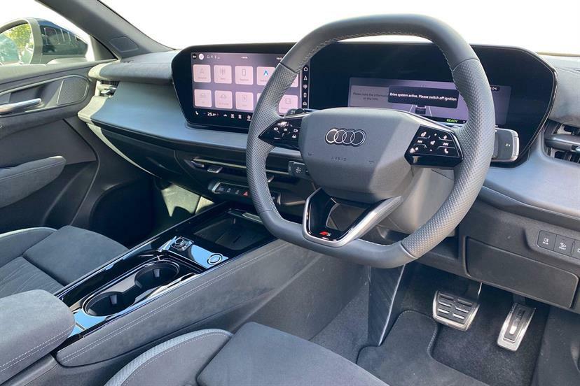 Audi Q3 1.5 Tfsi Edition 1 S Tronic LN26NYC Green #6