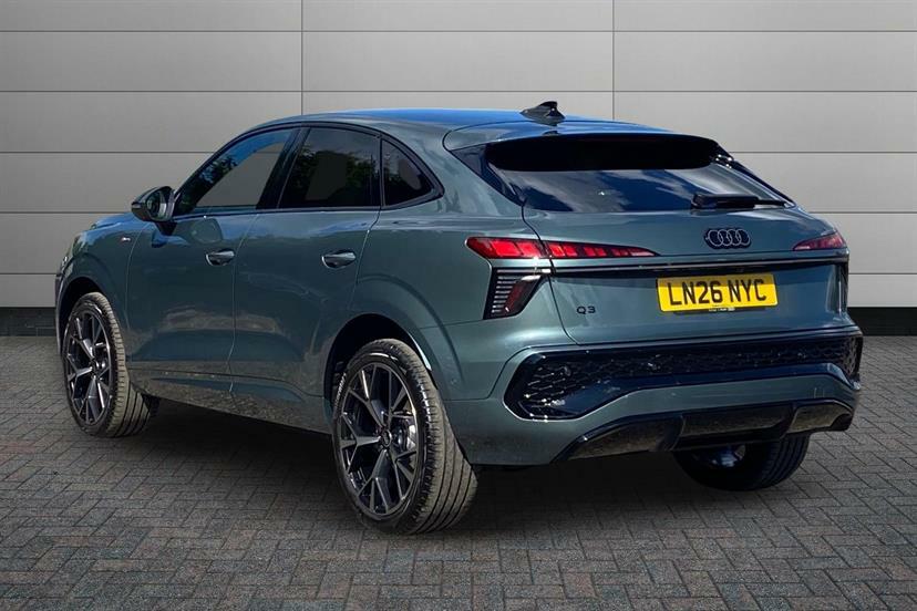 Audi Q3 1.5 Tfsi Edition 1 S Tronic LN26NYC Green #3