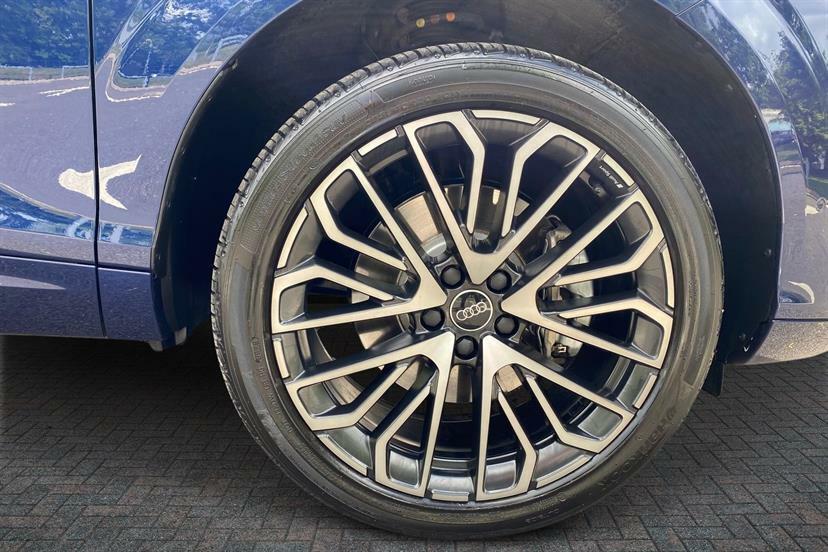Audi Q3 1.5 E-hybrid Edition 1 S Tronic Soundvision WN75GHJ Blue #5
