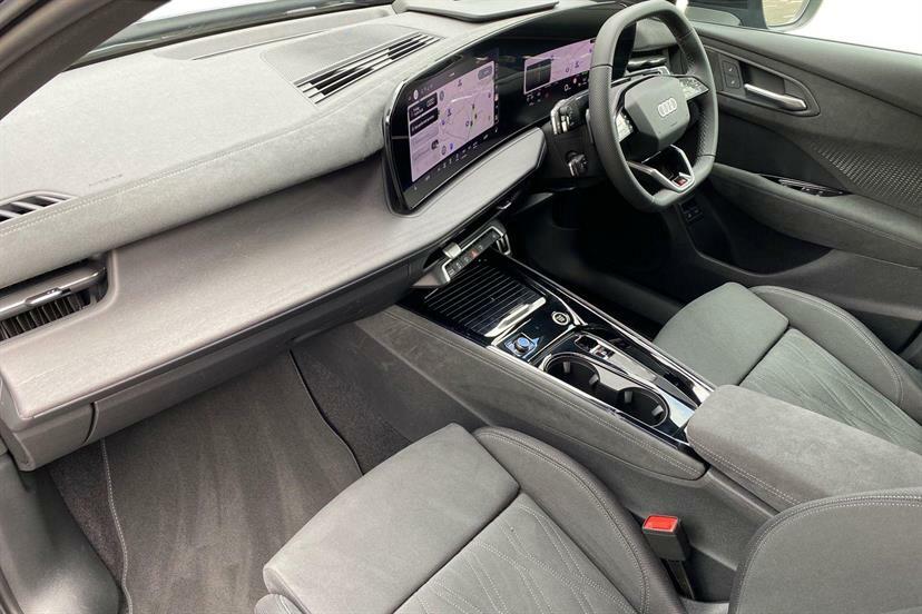 Audi Q3 1.5 E-hybrid Edition 1 S Tronic Soundvision WN75GHJ Blue #2