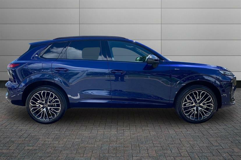 Audi Q3 1.5 E-hybrid Edition 1 S Tronic Soundvision WN75GHJ Blue #4