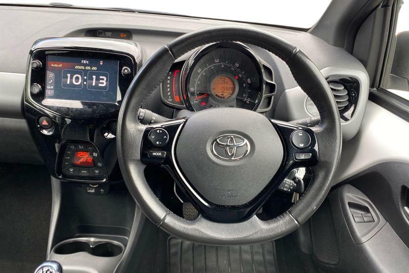 Toyota Aygo 1.0 Vvt-i X-trend Tss FN71USM White #6