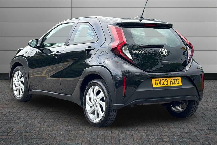 Toyota Aygo X 1.0 Vvt-i Pure GV23HZG Black #4