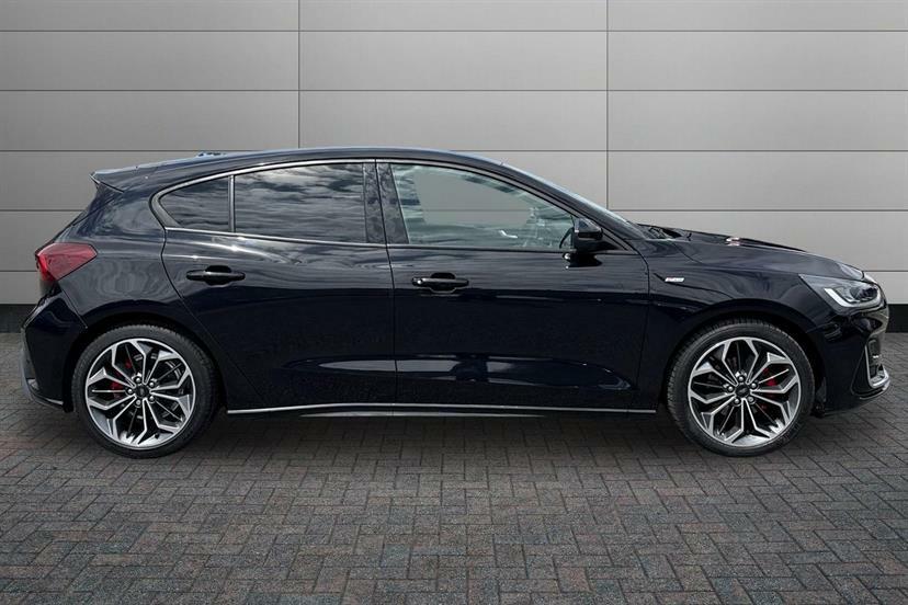 Ford Focus 1.0 Ecoboost Hybrid Mhev 155 St-line Vignale RE22FCF Black #4