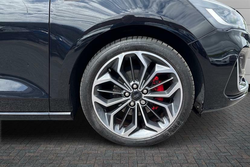 Ford Focus 1.0 Ecoboost Hybrid Mhev 155 St-line Vignale RE22FCF Black #5