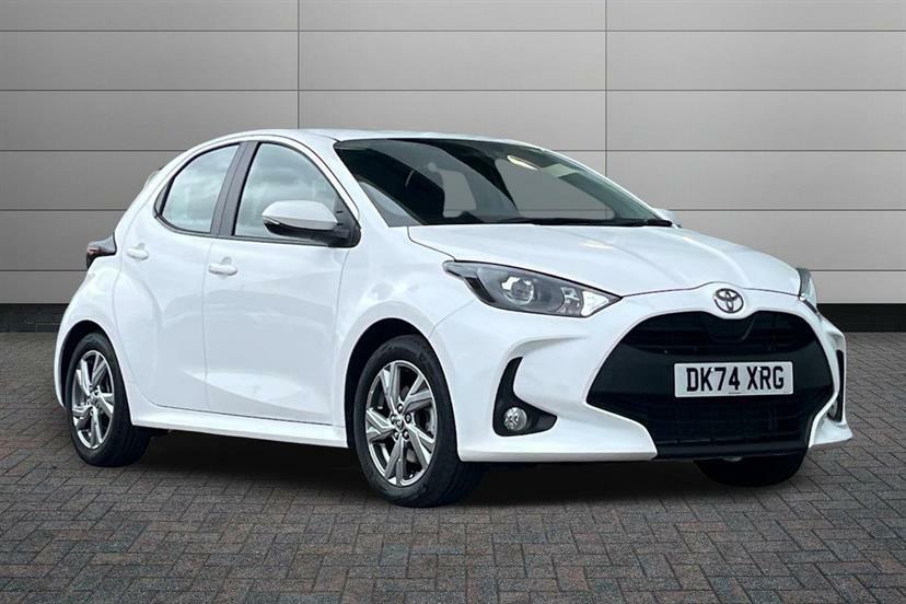 Toyota Yaris 1.5 Hybrid Icon Cvt White