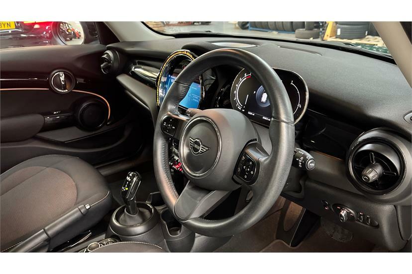 Mini Hatch 1.5 Cooper Classic Comfortnav Pack GY23CDZ Green #6