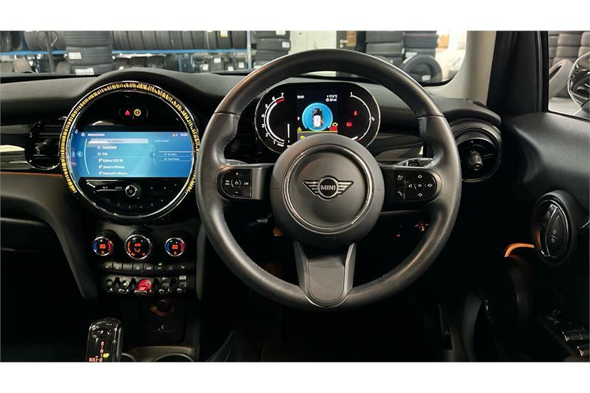 Mini Hatch 1.5 Cooper Classic Comfortnav Pack GY23CDZ Green #5