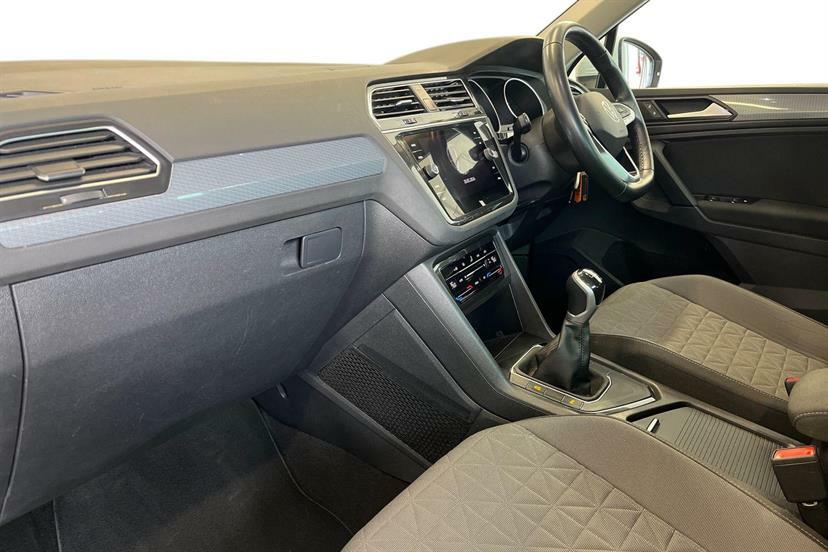 Volkswagen Tiguan 1.5 Tsi 150 Life GJ72ZGW White #2