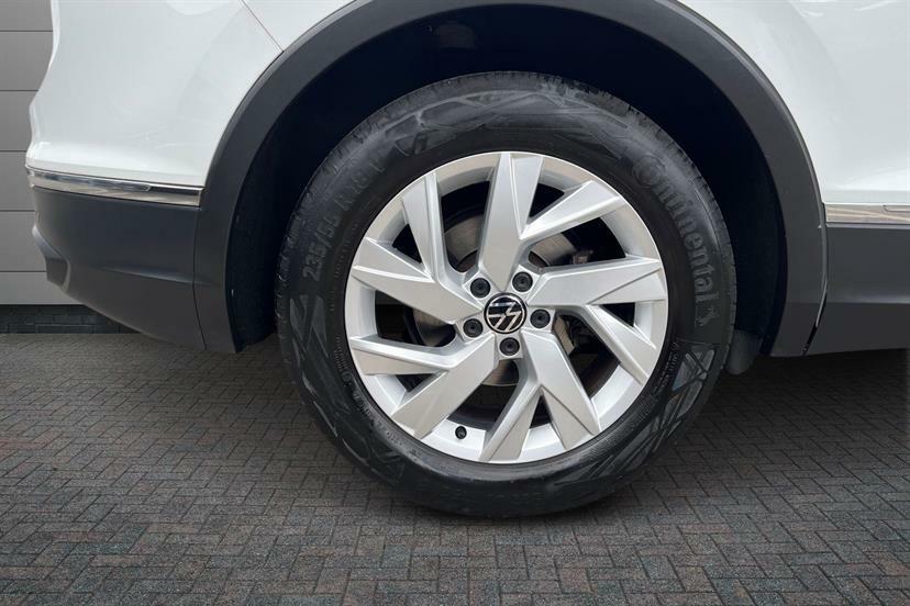 Volkswagen Tiguan 1.5 Tsi 150 Life GJ72ZGW White #5