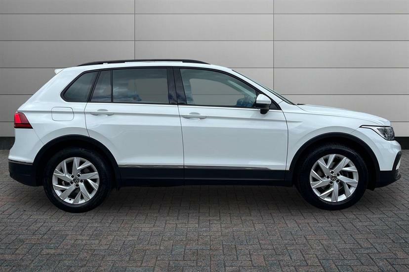 Volkswagen Tiguan 1.5 Tsi 150 Life GJ72ZGW White #4