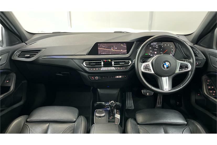 BMW 1 Series 118I 136 M Sport Step EO70CKU White #4