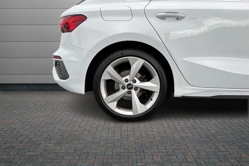 Audi A3 35 Tfsi S Line S Tronic GJ21YXO White #5