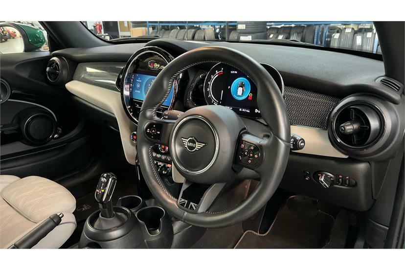 Mini Hatch 1.5 Cooper Exclusive EA24DYJ Green #6