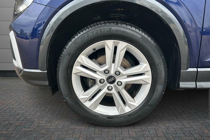 Audi Q2 35 Tfsi Sport S Tronic Tech LP73OHR Blue #5