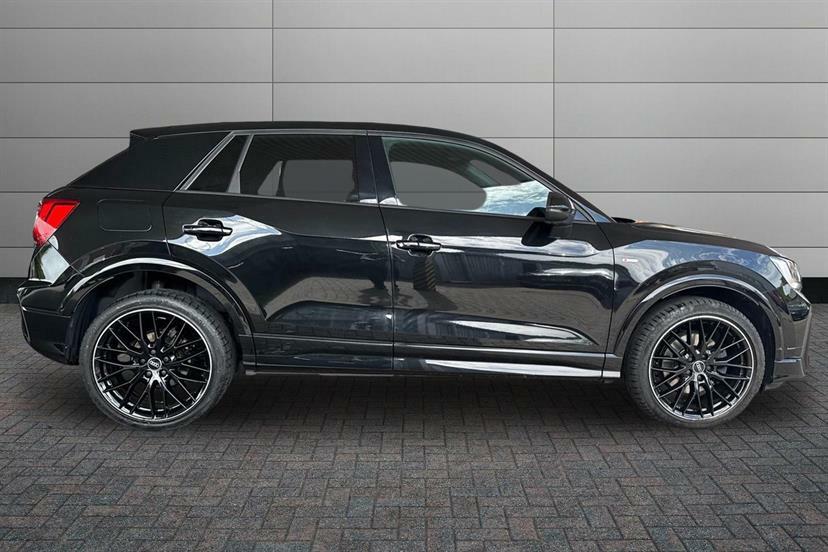 Audi Q2 35 Tfsi Black Edition S Tronic Cs RY23LKA Black #4